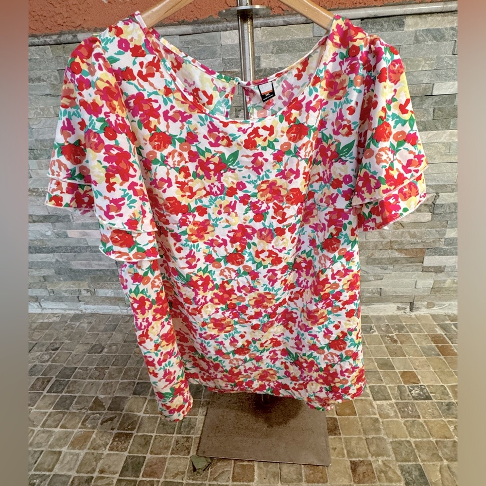3x floral blouse